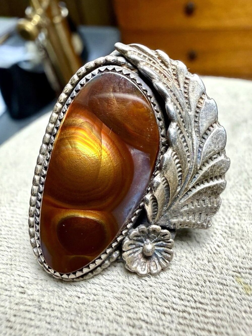 Vintage Large Native American NAVAJO Sterling Silver Fire Agate Feather Ring